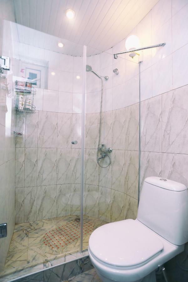 Apartment On Freedom Square Diuma Street Тбилиси Екстериор снимка