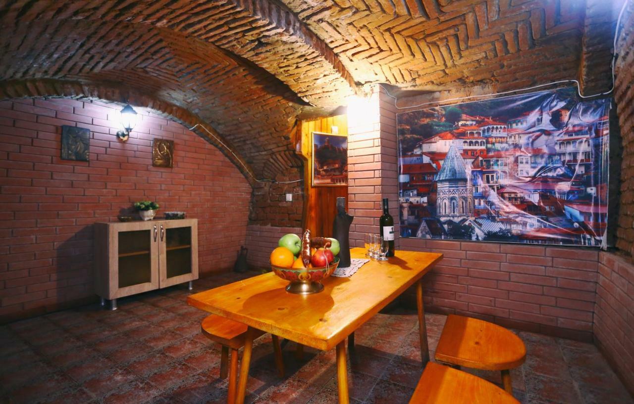 Apartment On Freedom Square Diuma Street Тбилиси Екстериор снимка